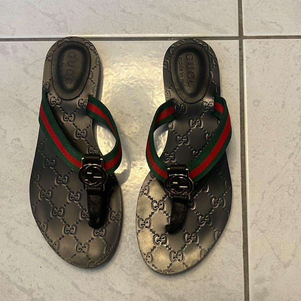 Gucci Women GG logo thong sandals size 38 - Picture 1 of 4
